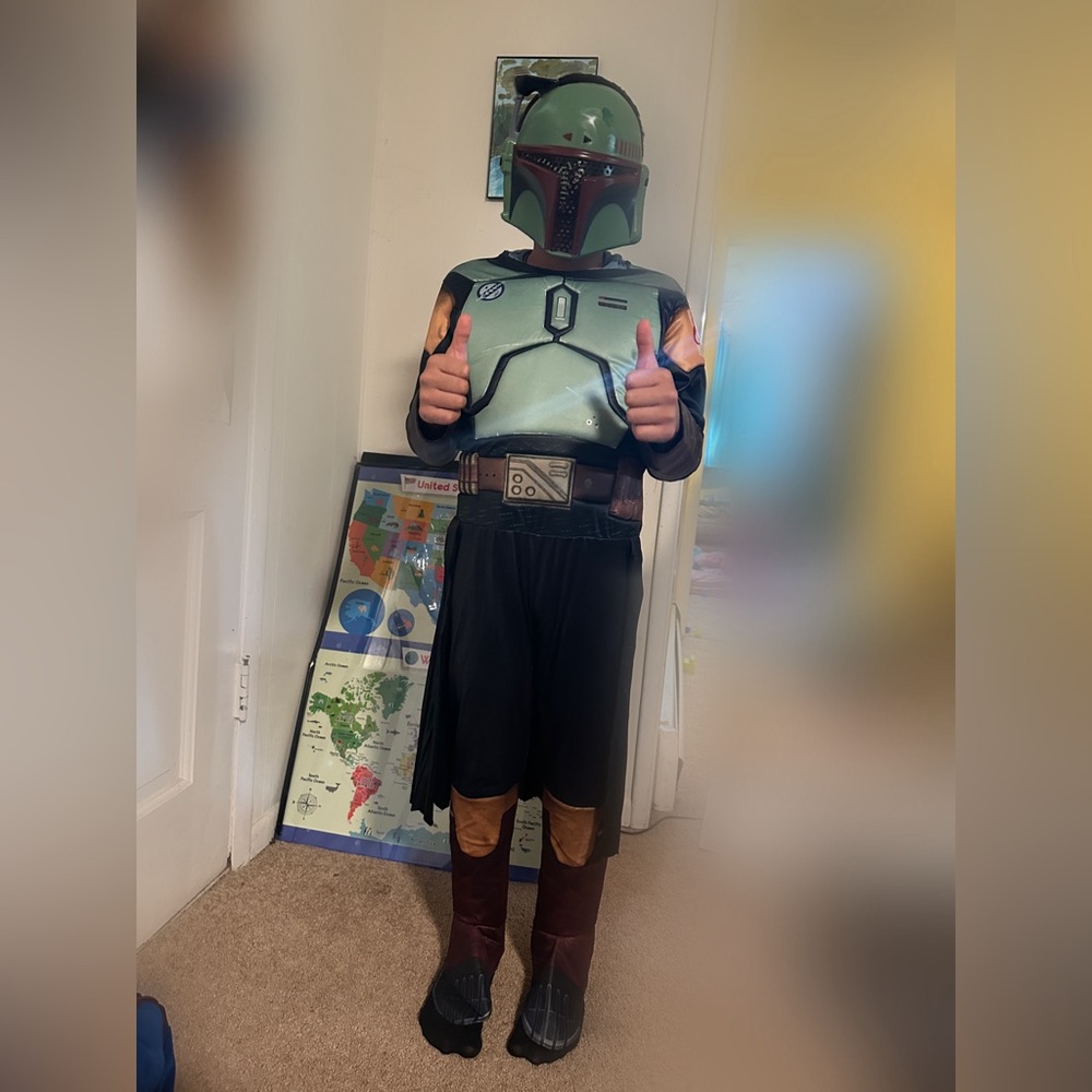 Boba fett size:  8/11 yearsold